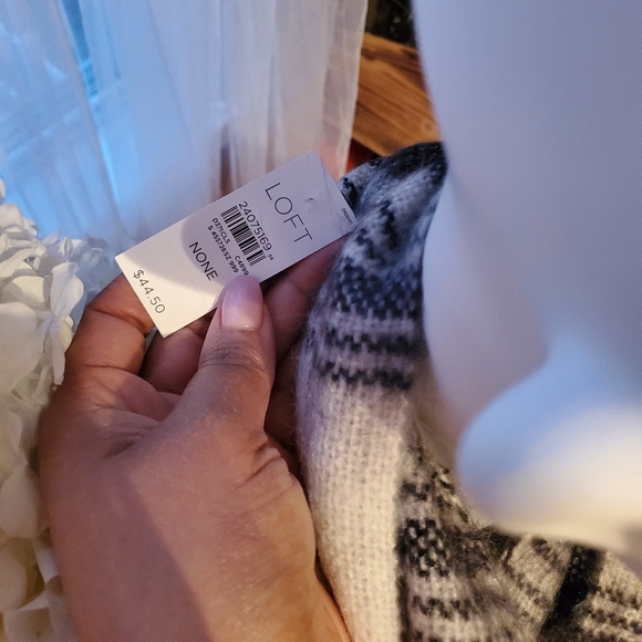 Scarf - Picture 4 of 4